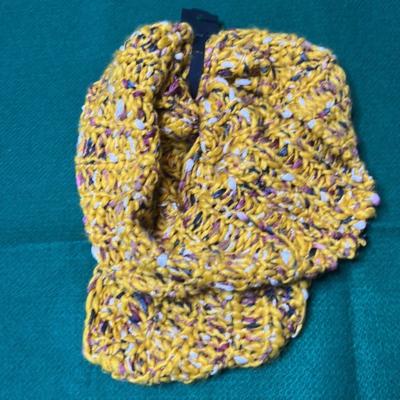 Steve Madden NWT scarf - Picture 6 of 6